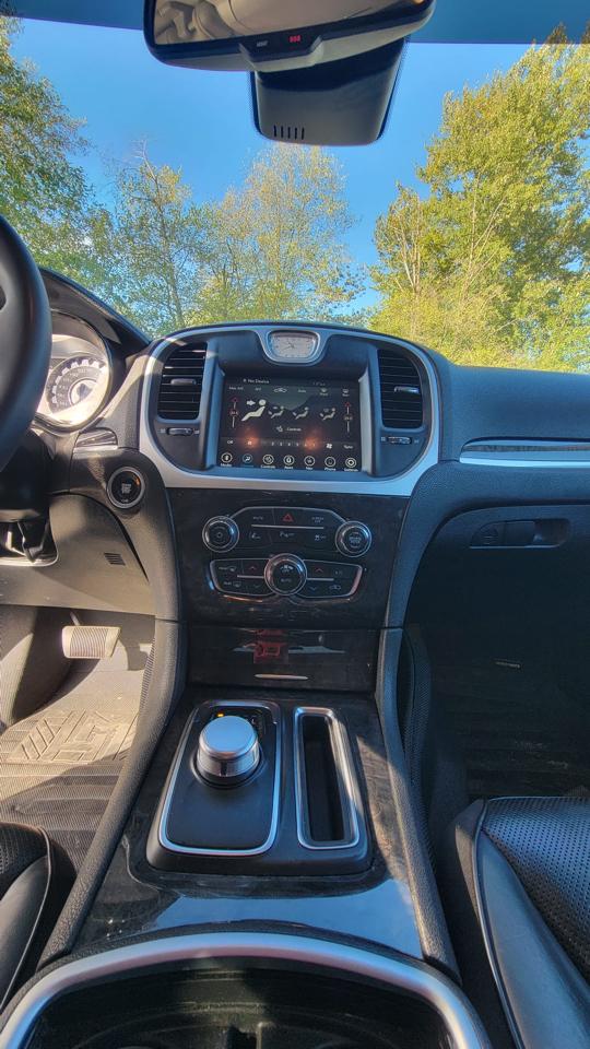 Chrysler 300 Touring L AWD 2023