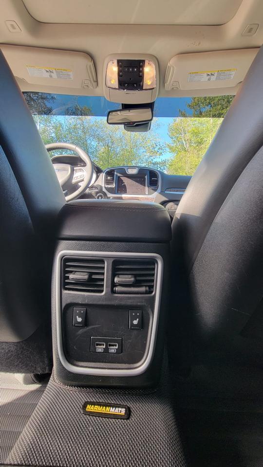 Chrysler 300 Touring L AWD 2023