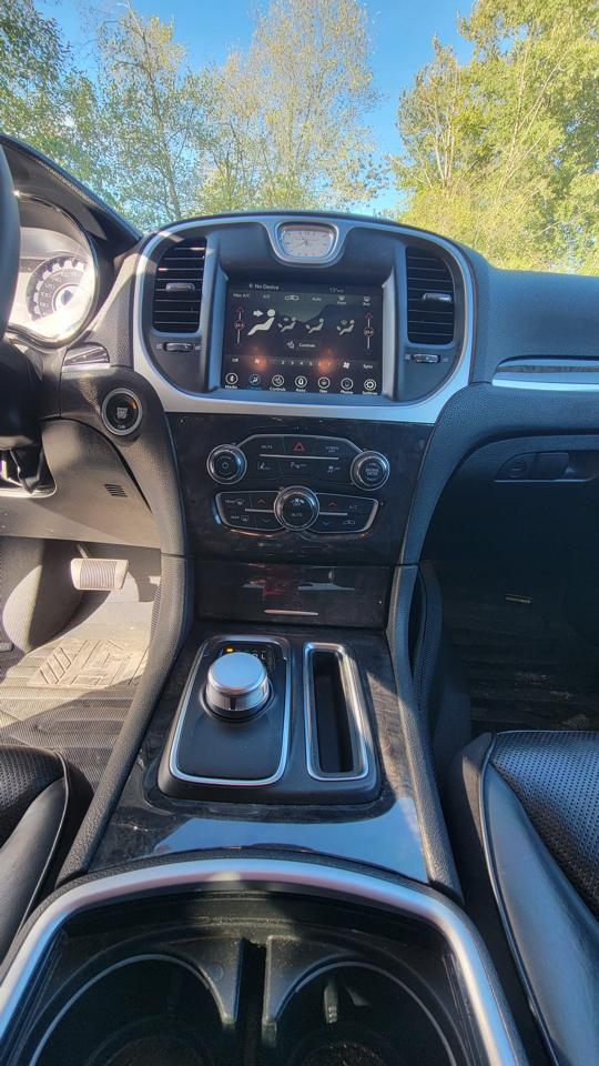 Chrysler 300 Touring L AWD 2023