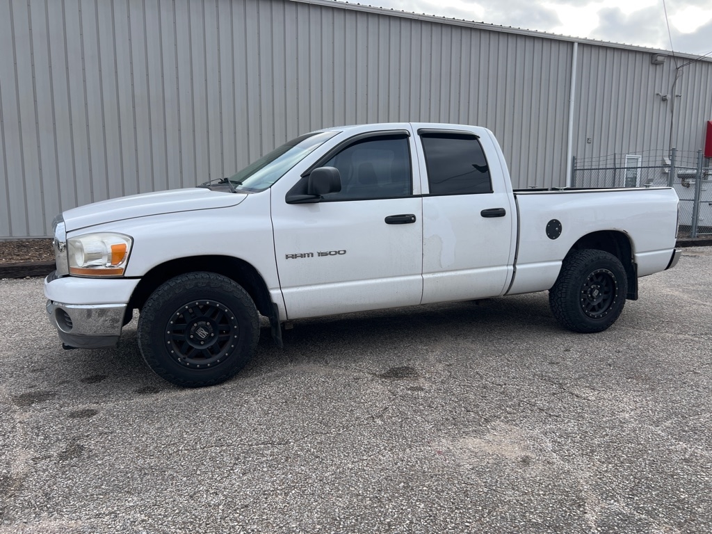 2006 Dodge Ram 1500 2WD Quad Cab 140.5" ST