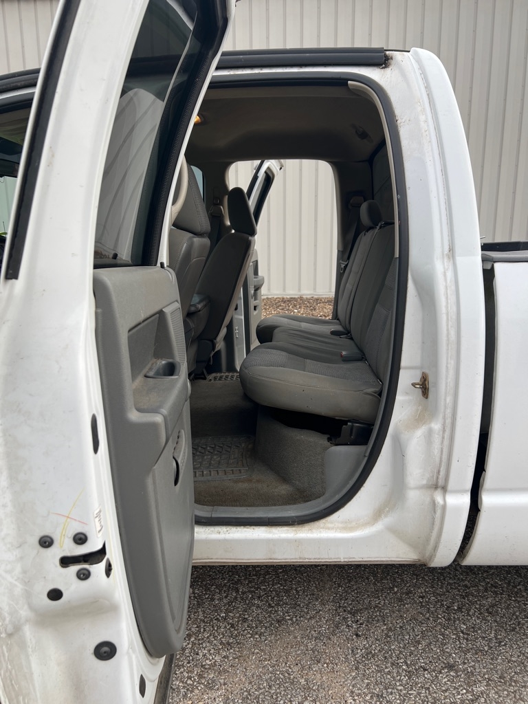 Dodge Ram 1500 2WD Quad Cab 140.5" ST 2006