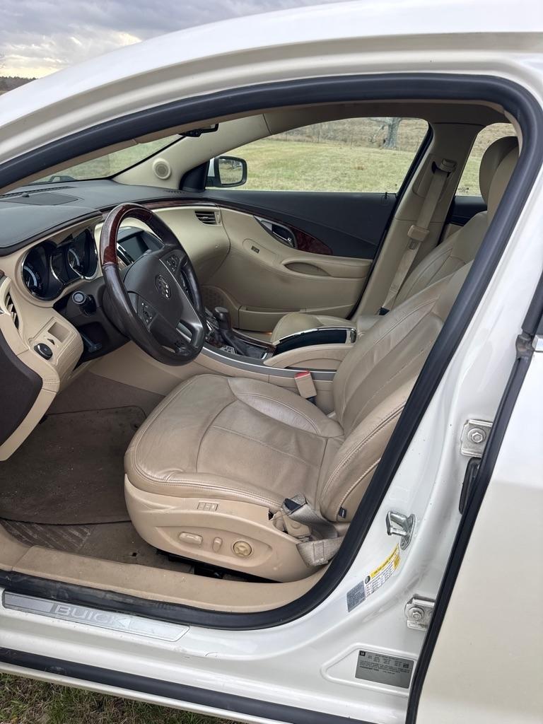 Buick LaCrosse 4dr Sdn Premium 1 FWD 2013