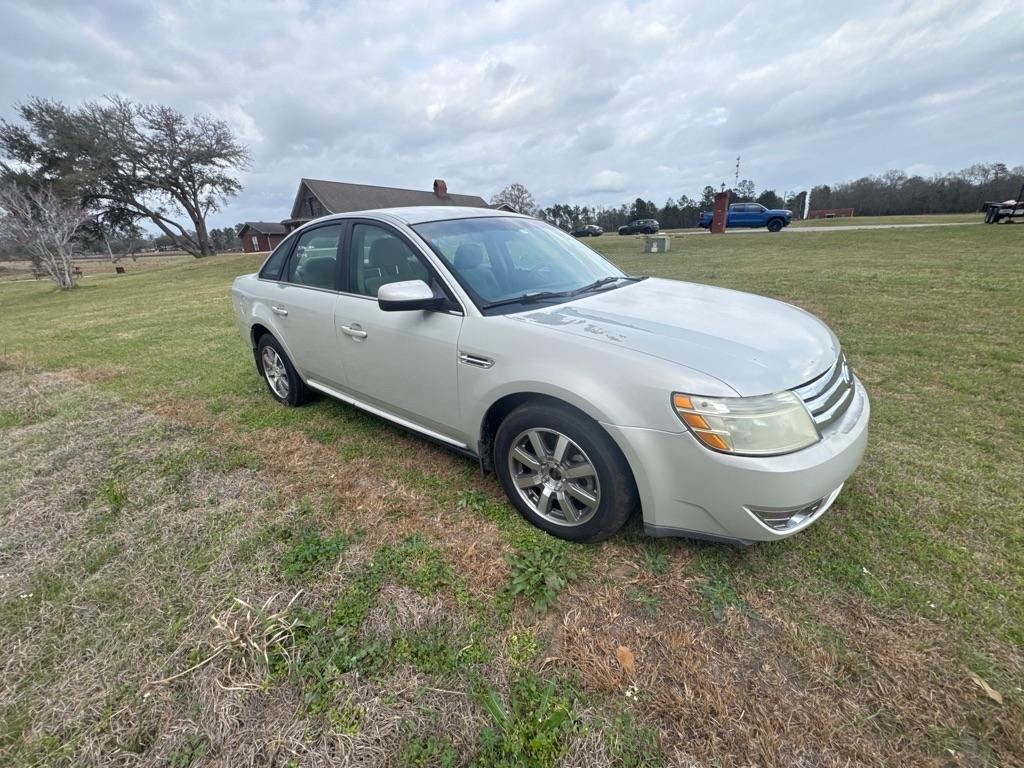 Ford Taurus 4dr Sdn SEL FWD 2008