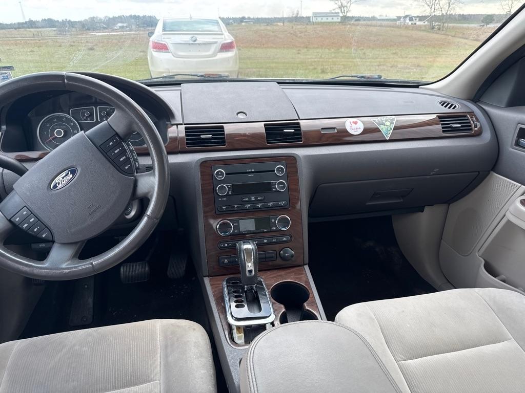 Ford Taurus 4dr Sdn SEL FWD 2008