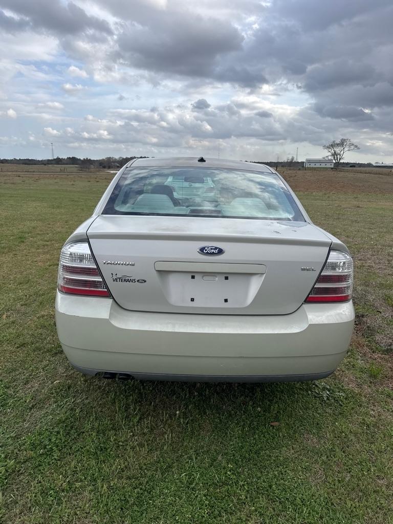 Ford Taurus 4dr Sdn SEL FWD 2008