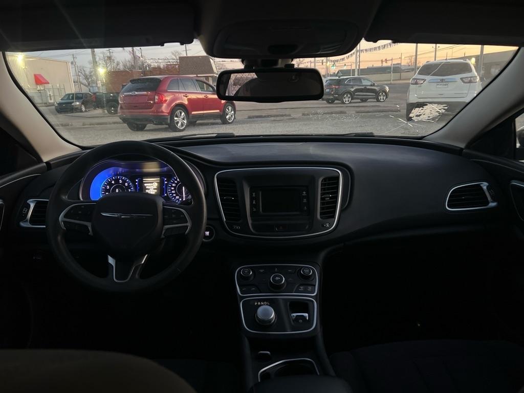 Chrysler 200 Touring 4D Sedan 2015