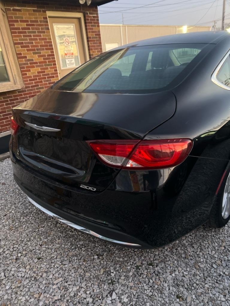 Chrysler 200 Touring 4D Sedan 2015