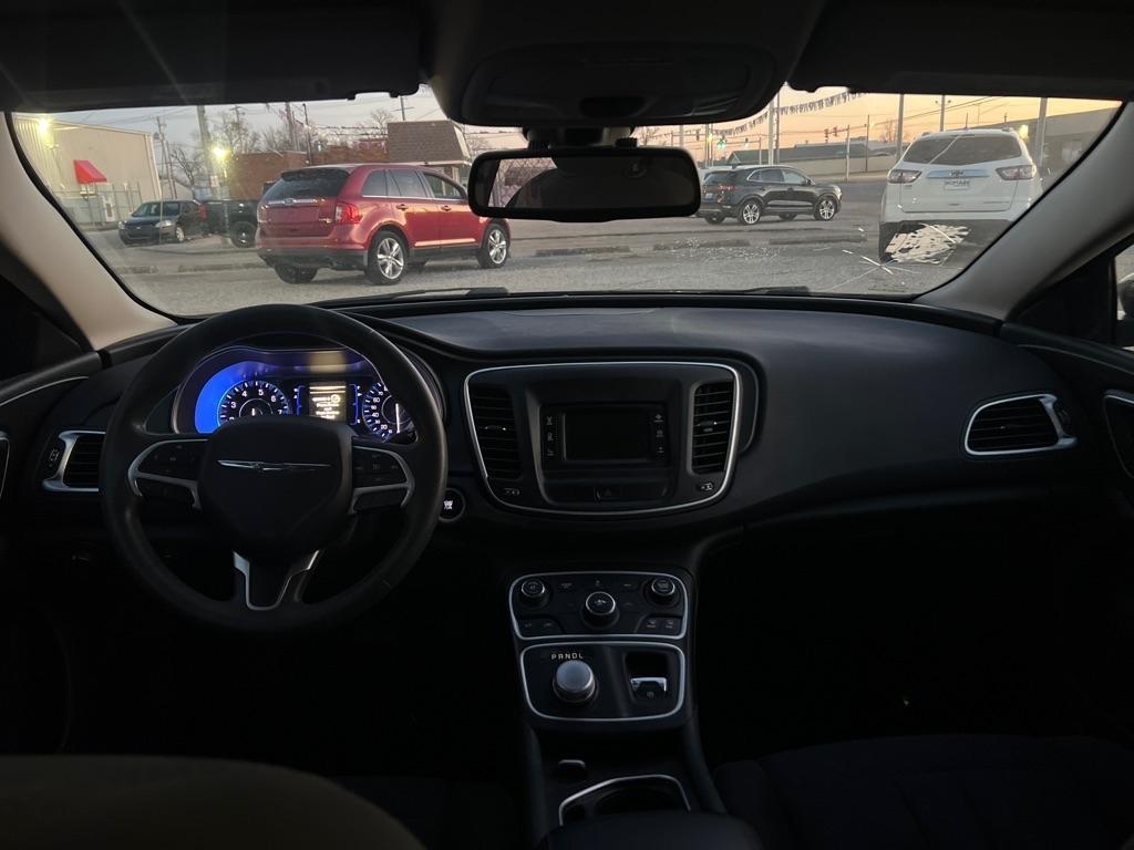 Chrysler 200 Touring 4D Sedan 2015