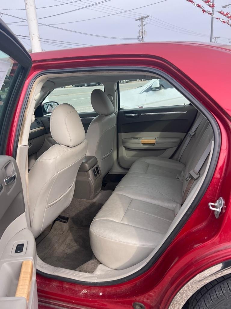 Chrysler 300 4dr Sdn V6 Limited RWD 2008