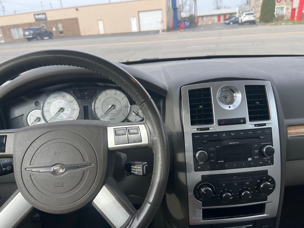 Chrysler 300 4dr Sdn V6 Limited RWD 2008