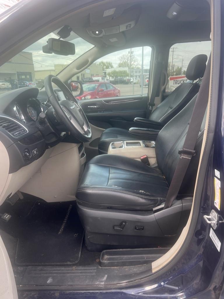 Chrysler Town & Country 4dr LWB Touring FWD 2015