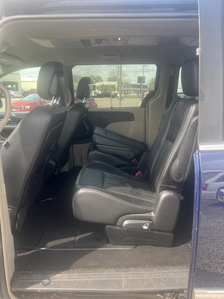 Chrysler Town & Country 4dr LWB Touring FWD 2015