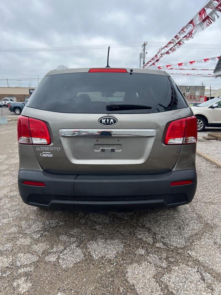 Kia Sorento LX 4D SUV FWD V6 2013