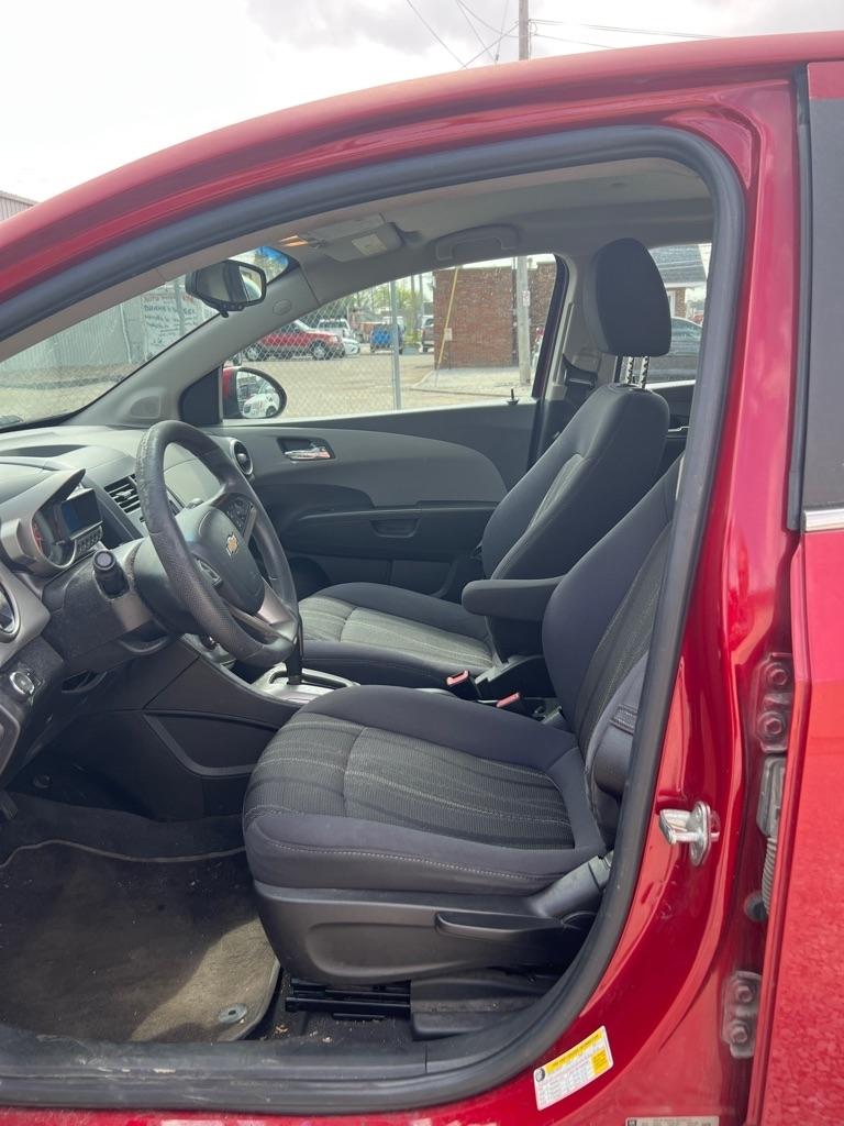 Chevrolet Sonic 1LT Sedan 2013