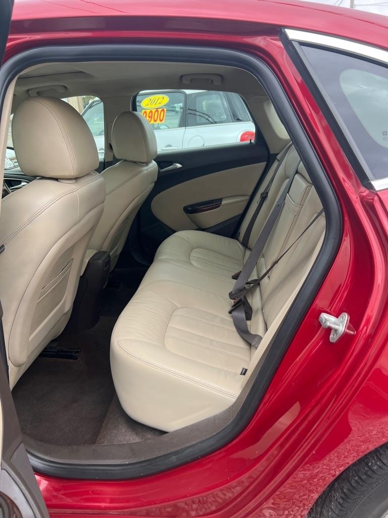 Buick Verano 4dr Sdn Leather Group 2013