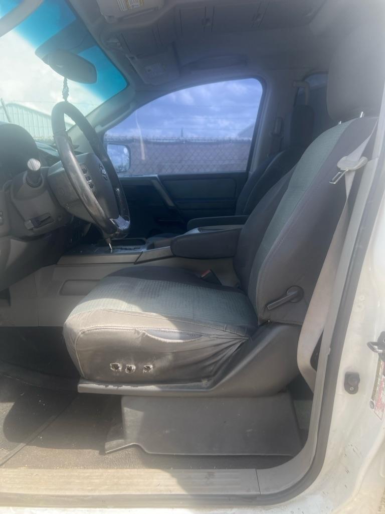 Nissan Titan 2WD Crew Cab LWB XE FFV 2004