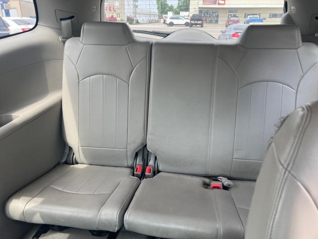Buick Enclave FWD 4dr Leather 2016