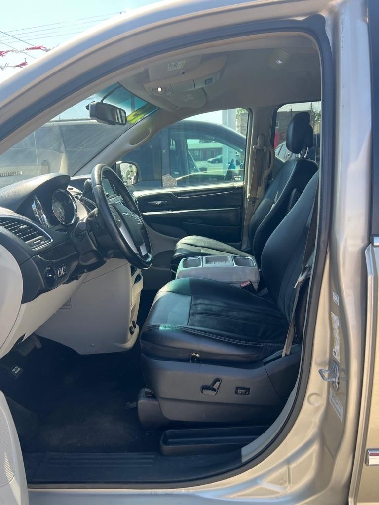 Chrysler Town & Country 4dr LWB Touring FWD 2015