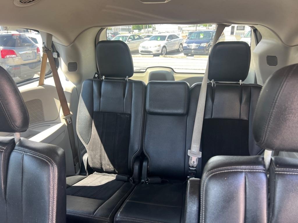 Chrysler Town & Country 4dr LWB Touring FWD 2015