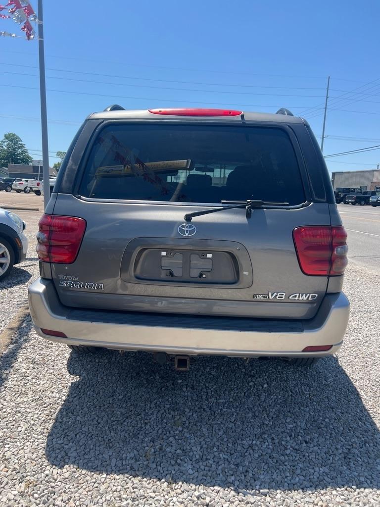 Toyota Sequoia 4WD 4dr LV8 6-Spd AT SR5 (Natl) 2004