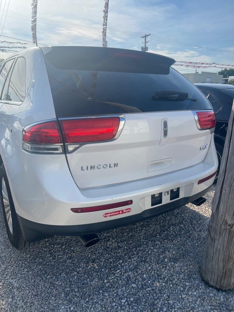 Lincoln MKX 4D SUV FWD 2011