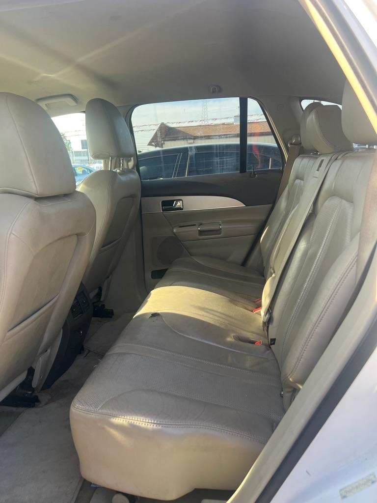 Lincoln MKX 4D SUV FWD 2011
