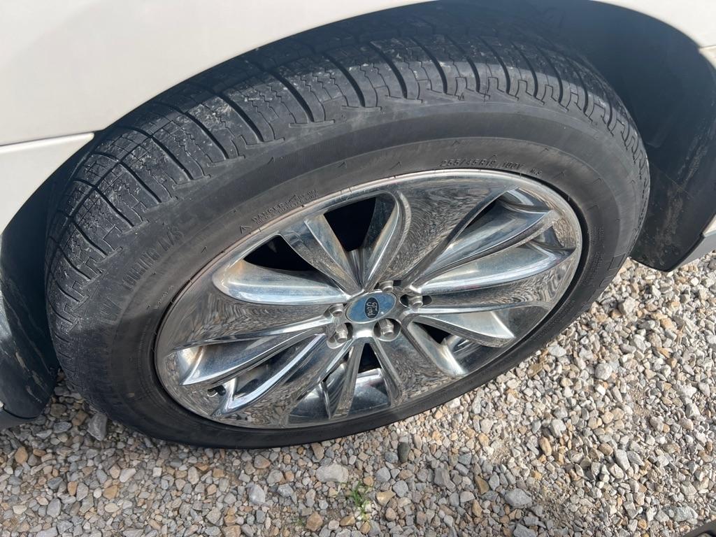 Ford Taurus 4dr Sdn Limited FWD 2011
