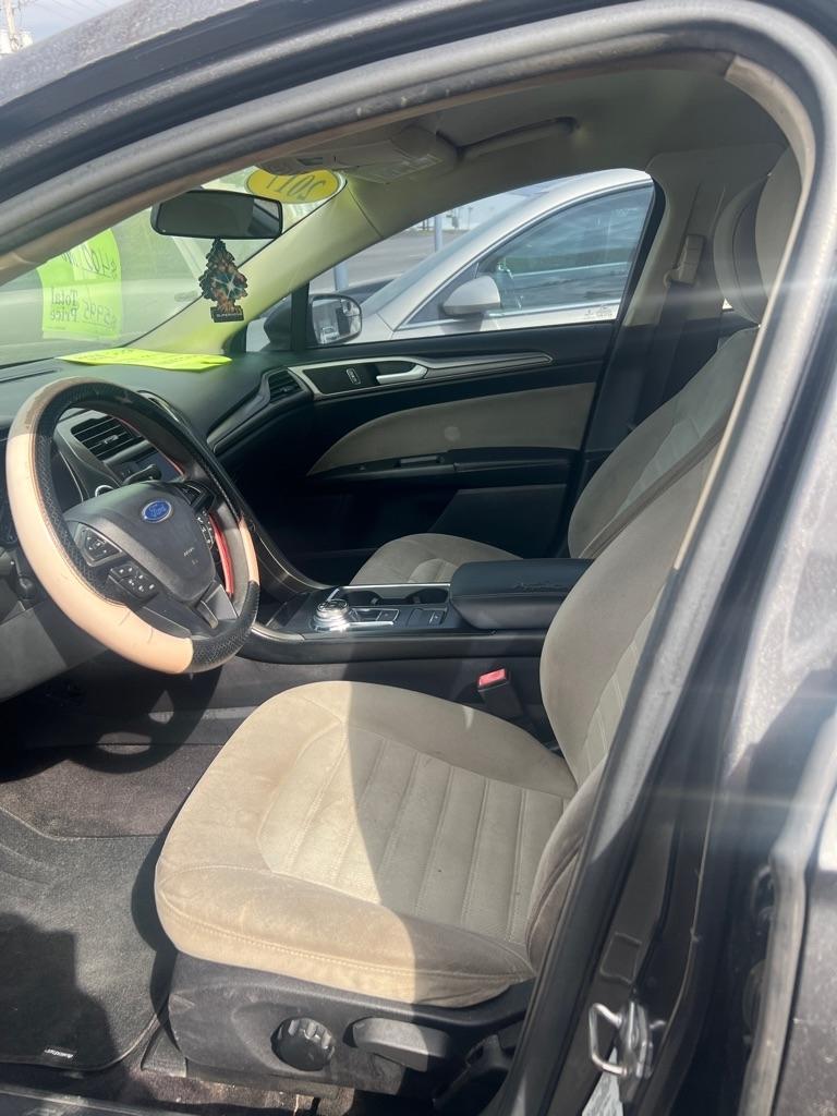 Ford Fusion 4dr Sdn I4 S FWD 2017