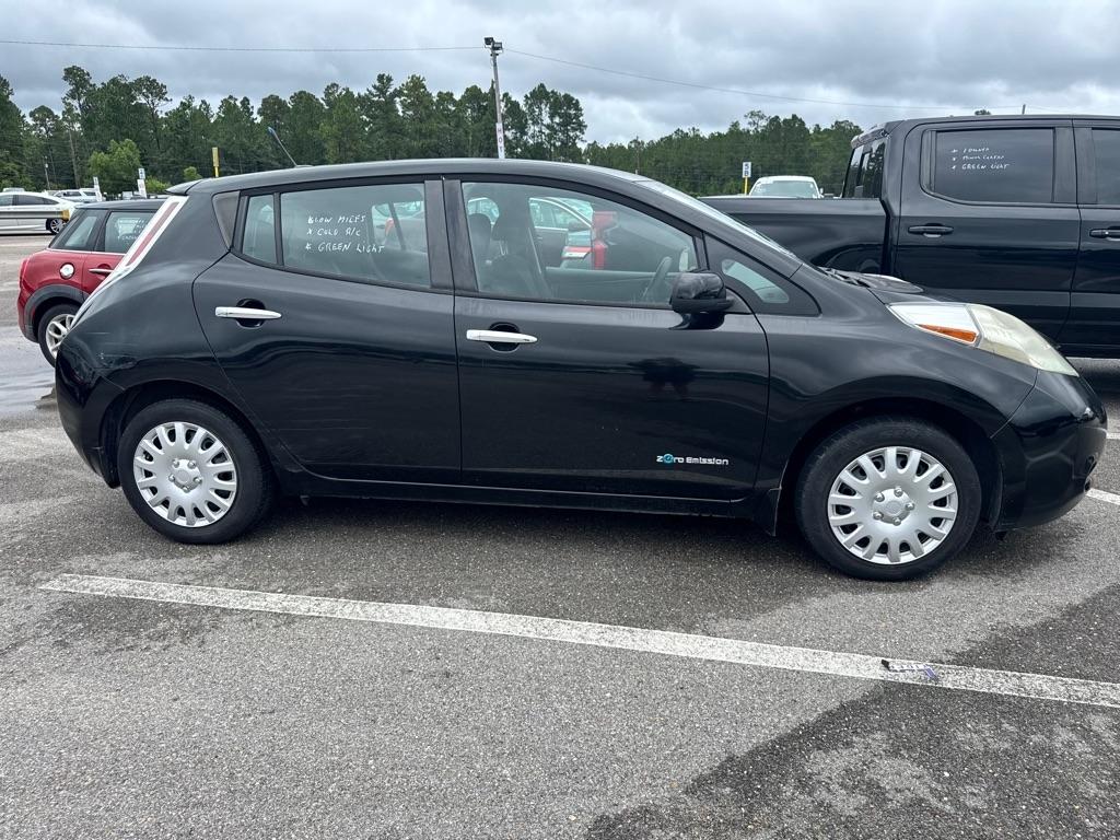 Nissan Leaf 4dr HB SL w/Cold Weather Pkg *Ltd Avail* 2013