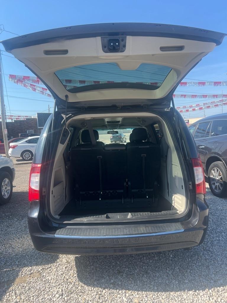 Chrysler Town & Country 4dr Touring FWD 2014