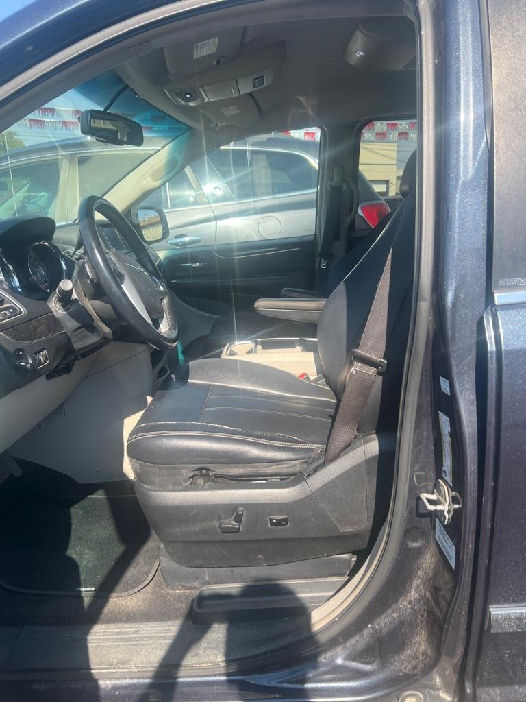 Chrysler Town & Country 4dr Touring FWD 2014