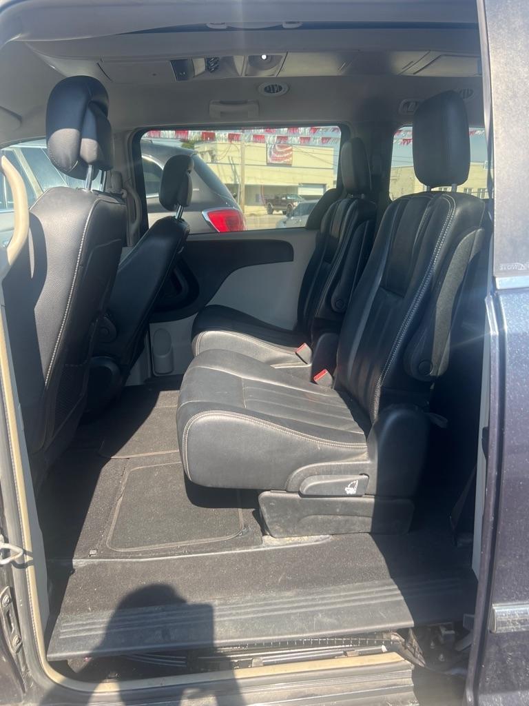 Chrysler Town & Country 4dr Touring FWD 2014