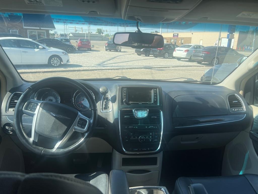 Chrysler Town & Country 4dr Touring FWD 2014