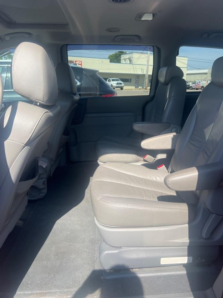 Kia Sedona LX 4D Wagon 2010