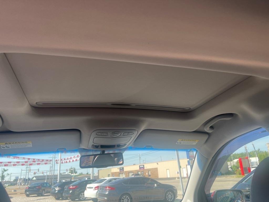 Kia Sedona LX 4D Wagon 2010