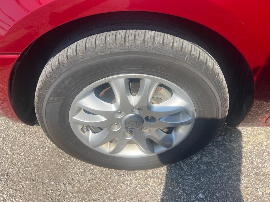 Kia Sedona LX 4D Wagon 2010