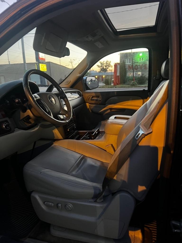 Chevrolet Tahoe LTZ 4D SUV 4WD 2014