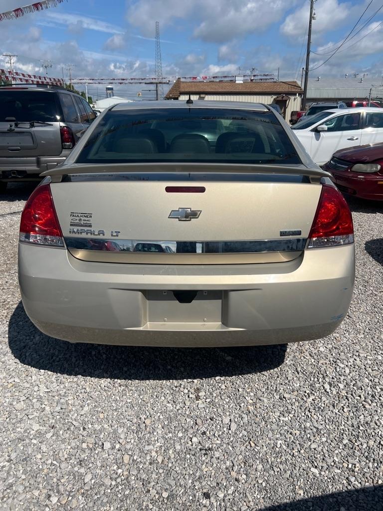 Chevrolet Impala 4dr Sdn LT w/1LT 2011