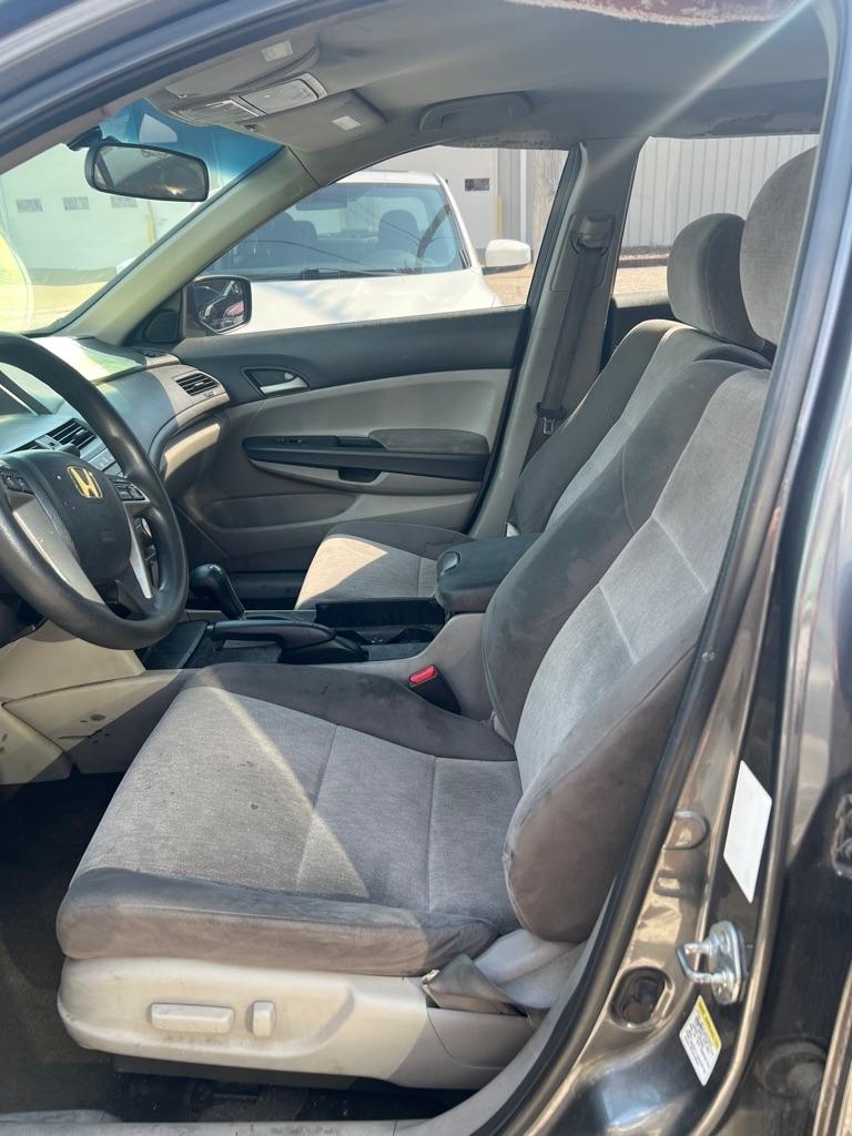 Honda Accord 1800 4-Door Sedan 2010
