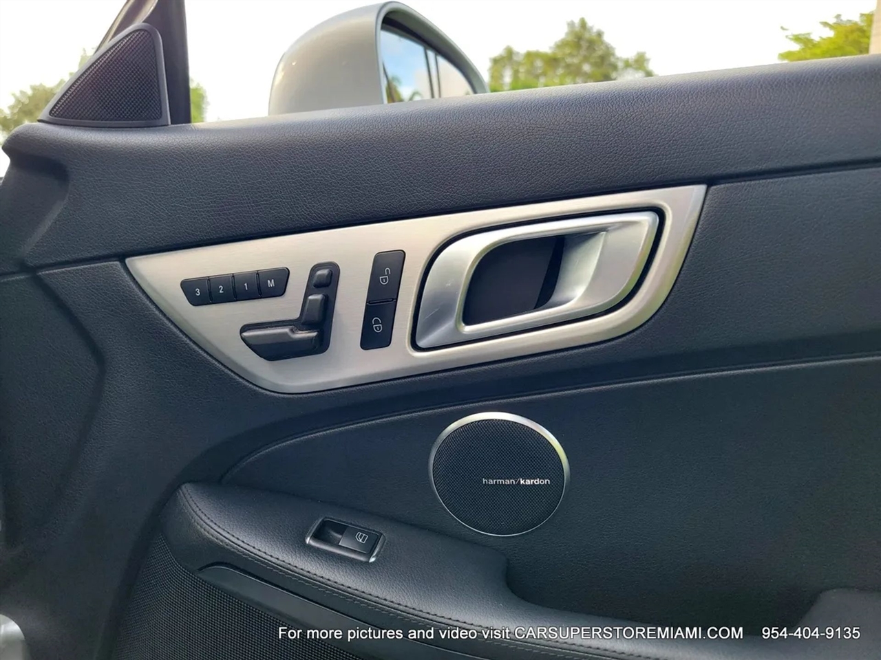 Mercedes-Benz SLK  2012