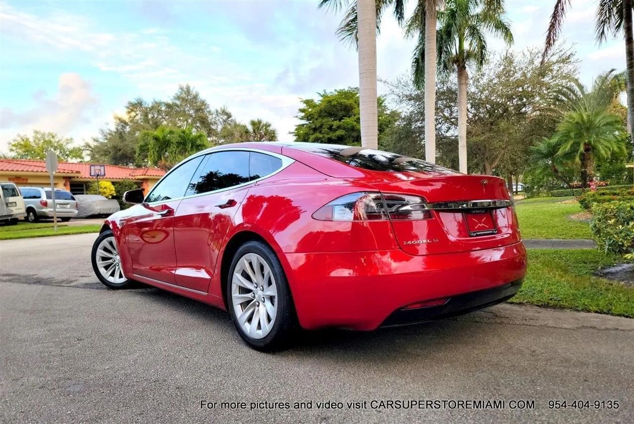 Tesla Model S  2016