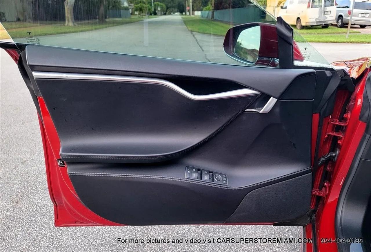 Tesla Model S  2016