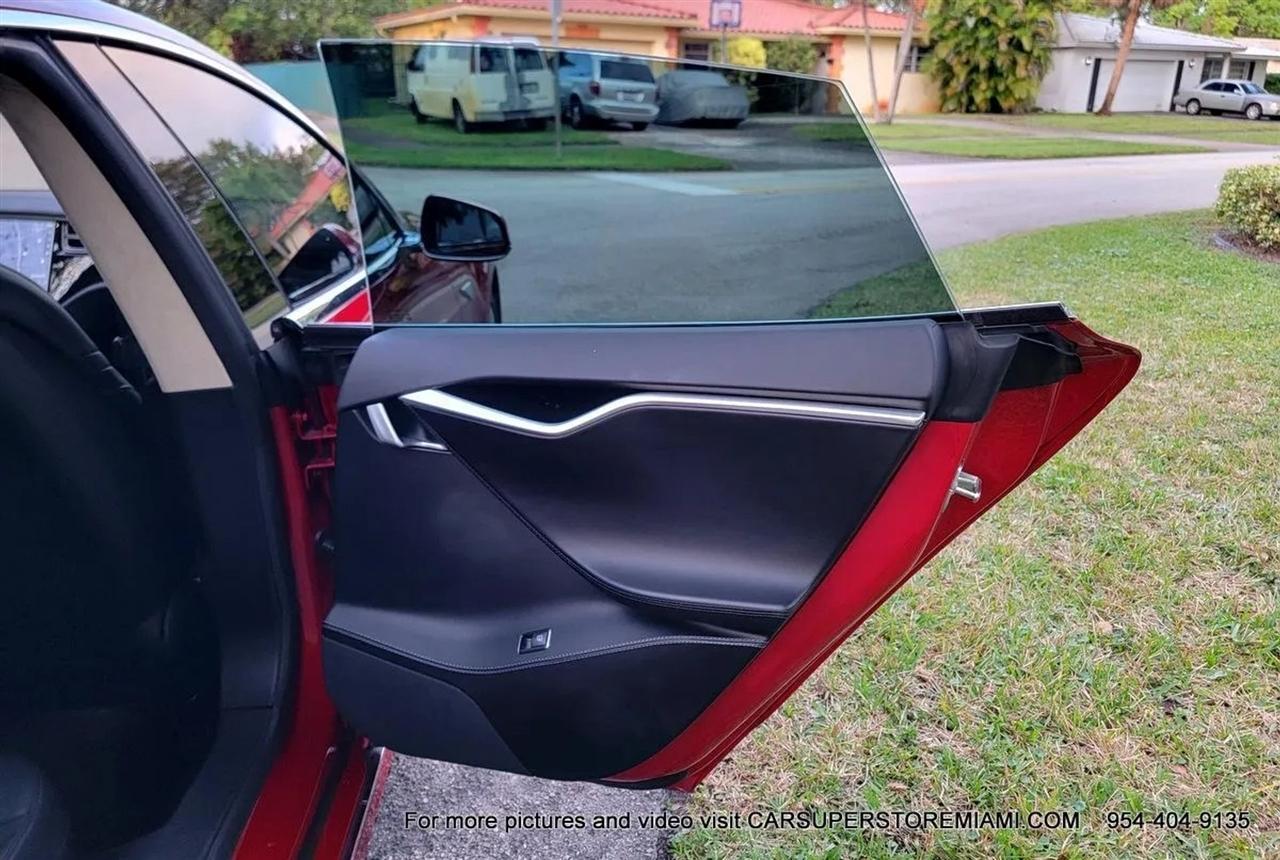 Tesla Model S  2016