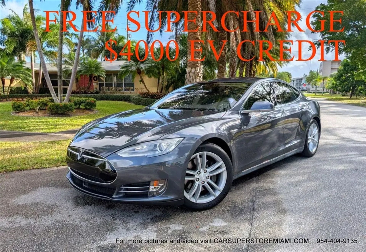 Tesla Model S  2015 Tesla Model S  2015