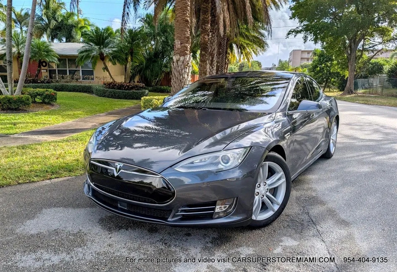 Tesla Model S  2015 Tesla Model S  2015
