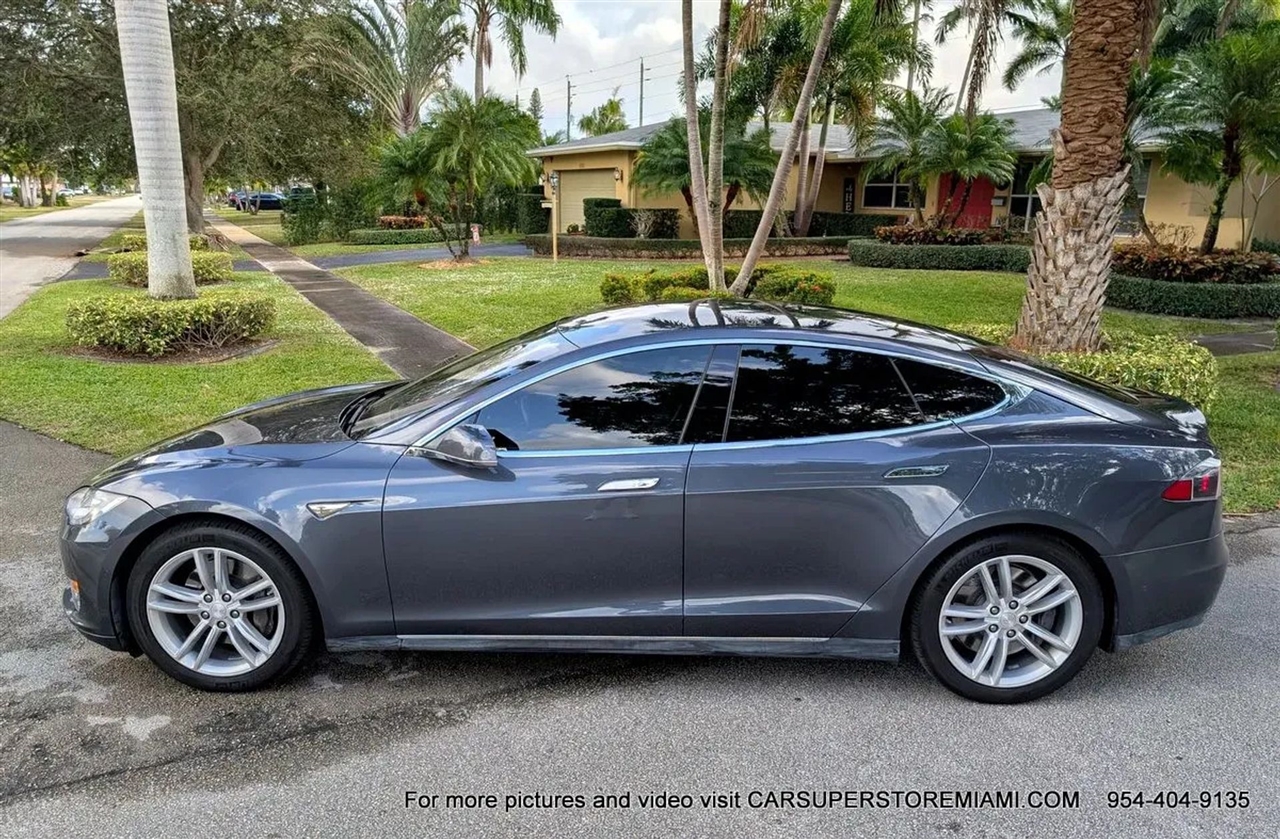 Tesla Model S  2015 Tesla Model S  2015