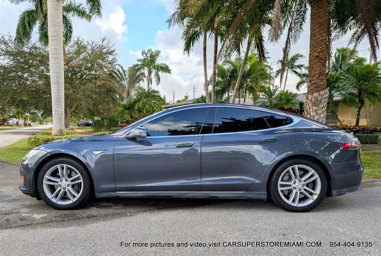 Tesla Model S  2015 Tesla Model S  2015