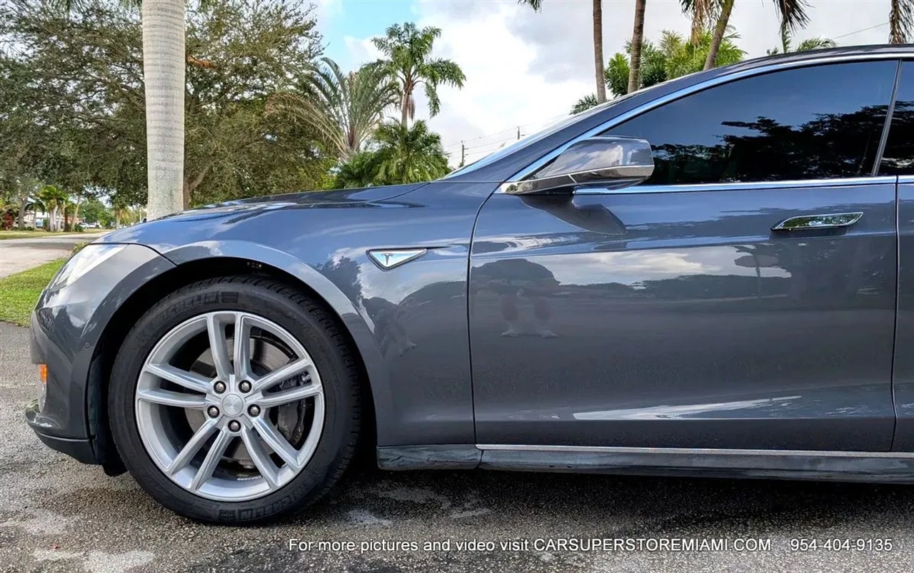 Tesla Model S  2015 Tesla Model S  2015
