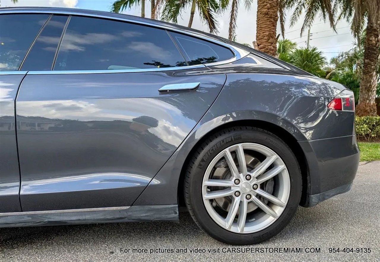 Tesla Model S  2015 Tesla Model S  2015