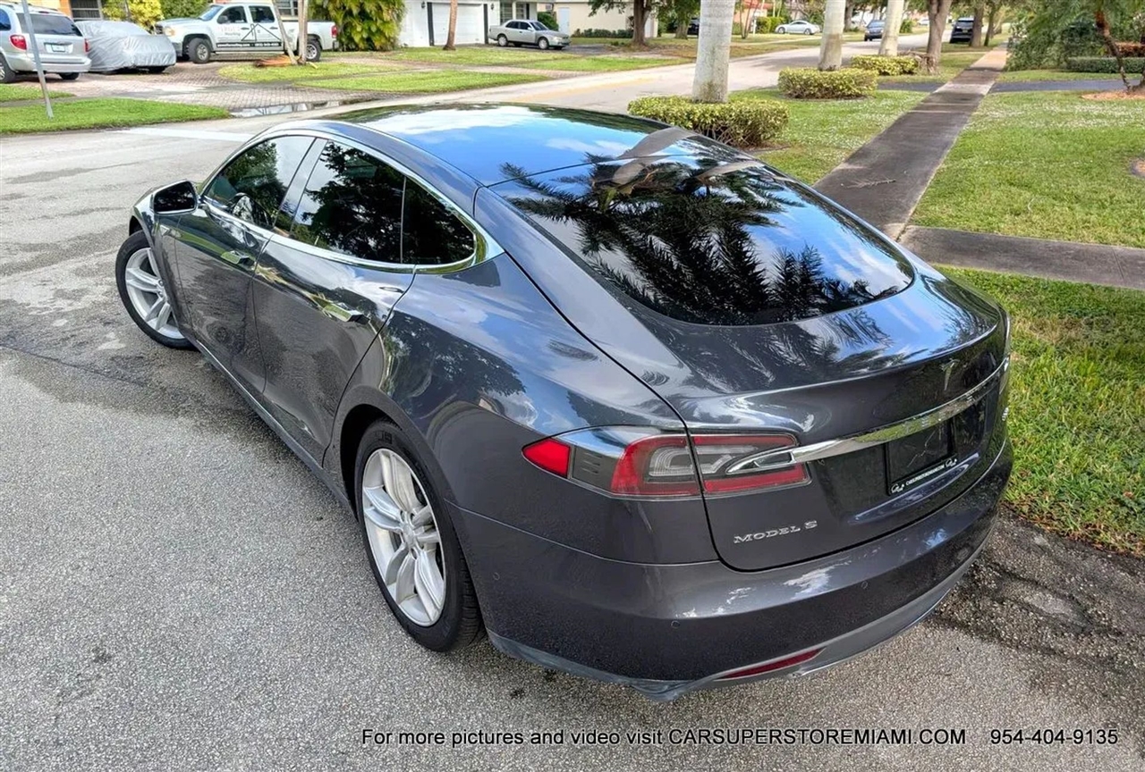 Tesla Model S  2015 Tesla Model S  2015